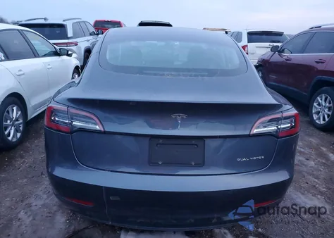 2020 Tesla Model 3 z USA, uszkodzony, nr VIN 5YJ3E1EB2LF663607